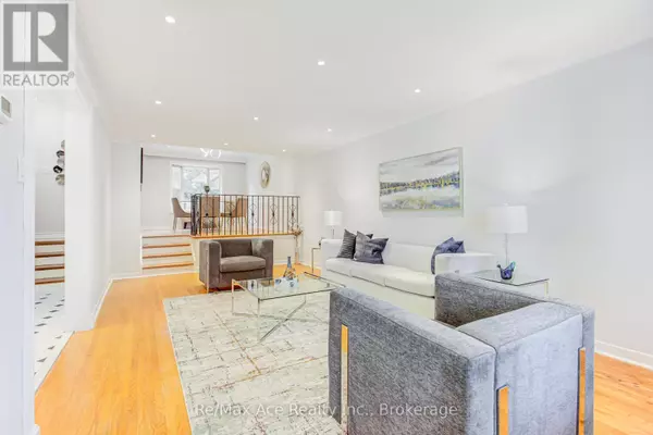 Toronto (newtonbrook East), ON M2M2W9,18 ARRAN CRESCENT