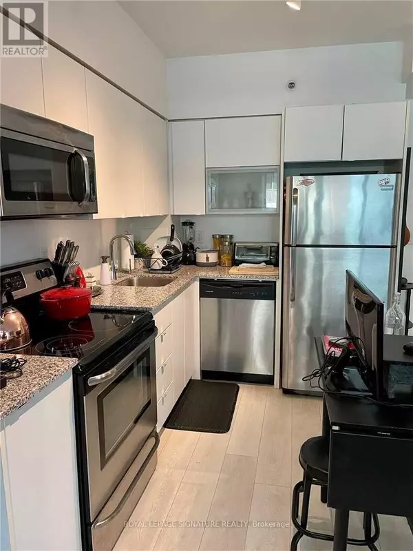 Toronto (niagara), ON M6K3R7,69 Lynn Williams ST #412