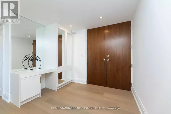 Toronto (rosedale-moore Park), ON M4W2N4,66 Collier ST #9D