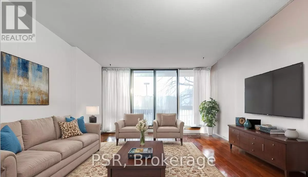 Toronto (willowdale East), ON M2N6B4,30 Fashion Roseway #206E