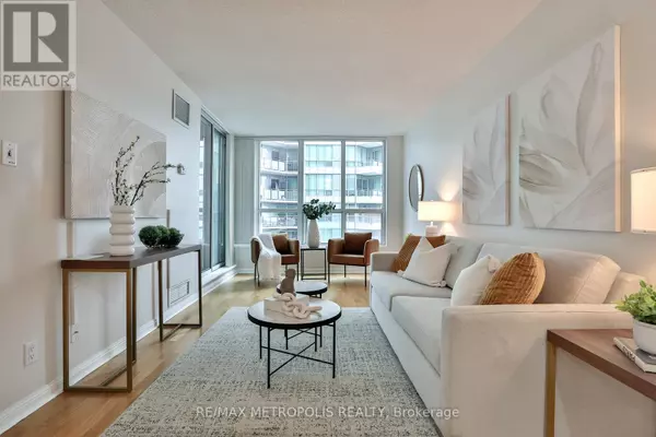 Toronto (waterfront Communities), ON M5J2Y7,230 Queens Quay West #820