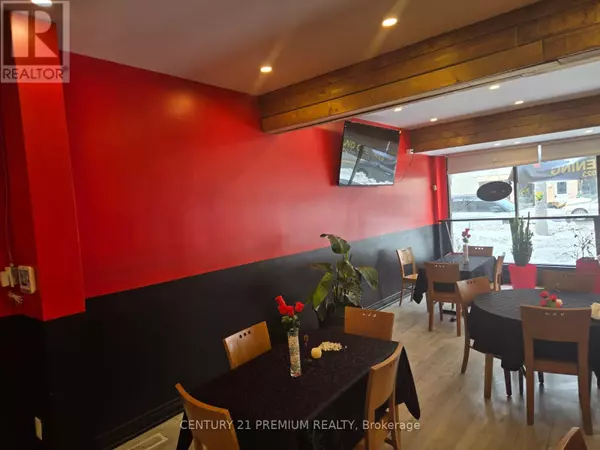 Toronto (oakwood Village), ON M6E2H1,1653 EGLINTON AVENUE W