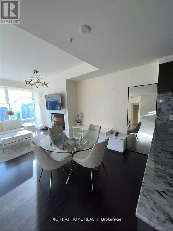 Toronto (bay Street Corridor), ON M5H0A2,180 University AVE #4102