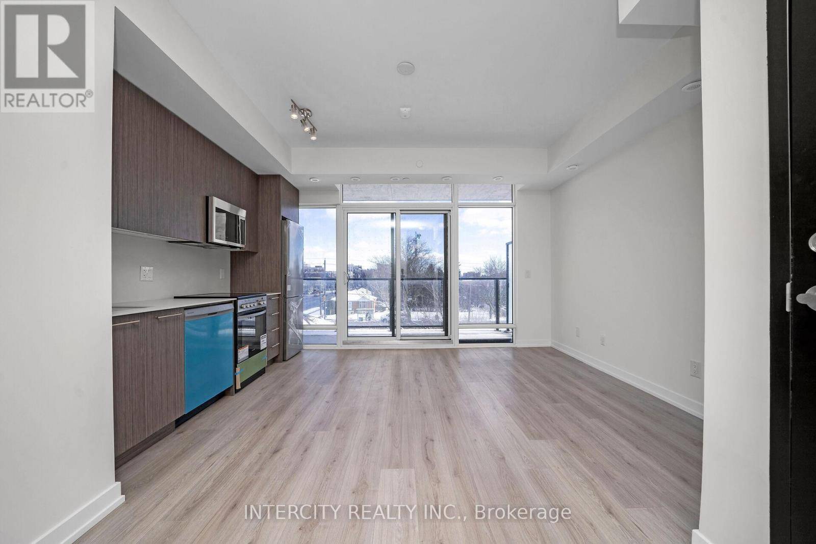 Toronto (clanton Park), ON M3H0G2,851 Sheppard AVE West #40