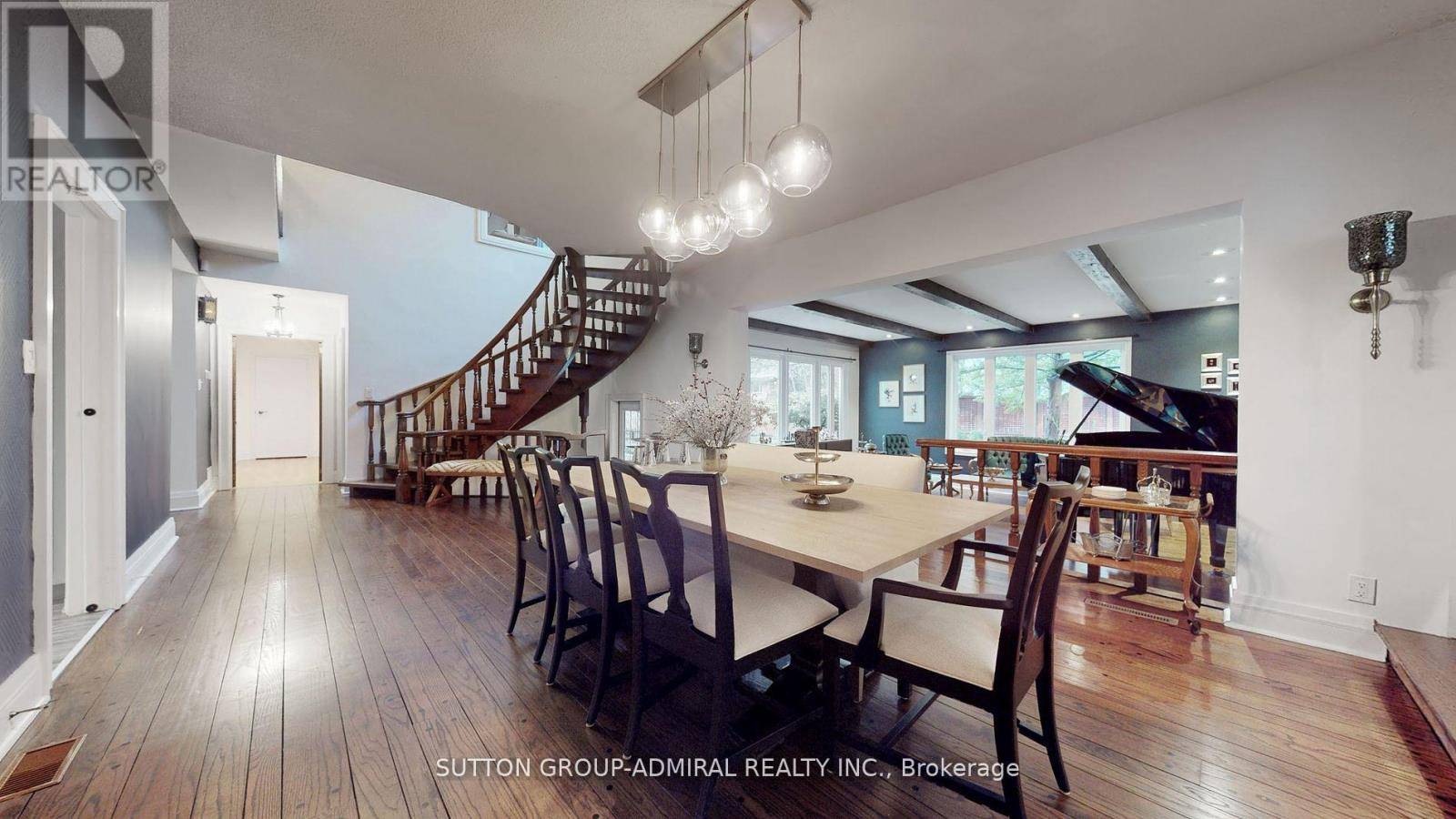 Toronto (st. Andrew-windfields), ON M2L2A6,8 MEAD COURT