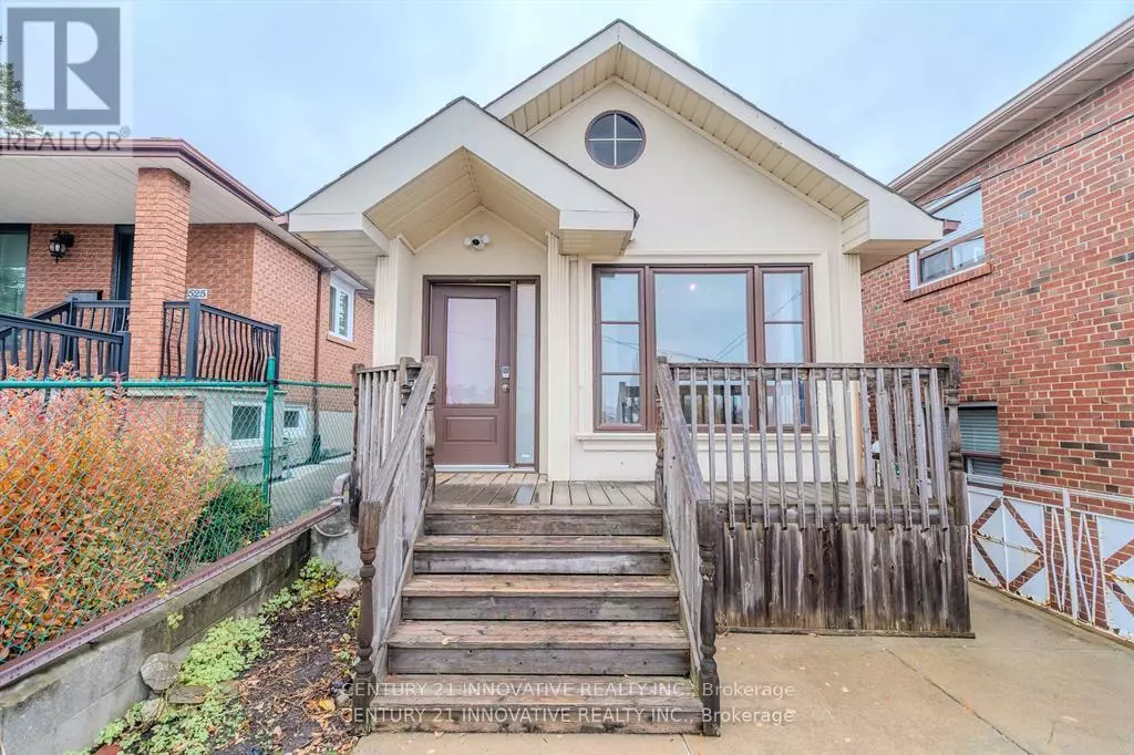 Toronto (oakwood Village), ON M6E3N6,523 Westmount AVE #Upper