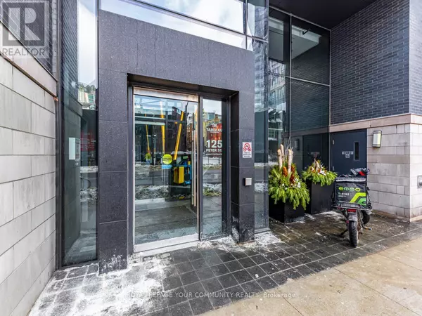 Toronto (waterfront Communities), ON M5V0M2,125 Peter ST #1604