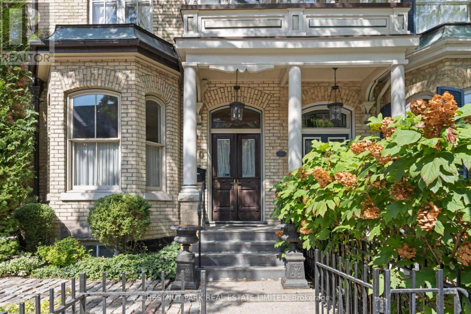 Toronto (annex), ON M5R1R2,30 BERNARD AVENUE