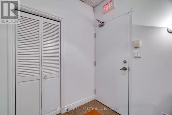 Toronto (st. Andrew-windfields), ON M3B3J5,220 Duncan Mill RD #515