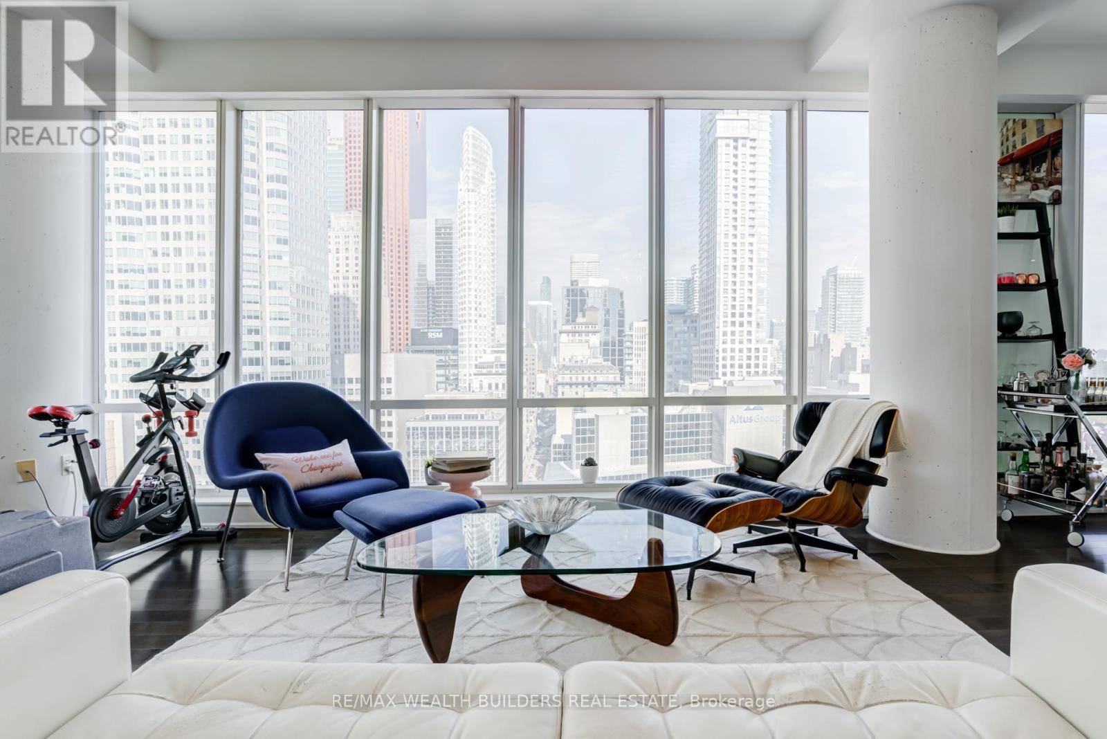 8 The Esplanade #2105, Toronto (waterfront Communities), ON M5E0A6
