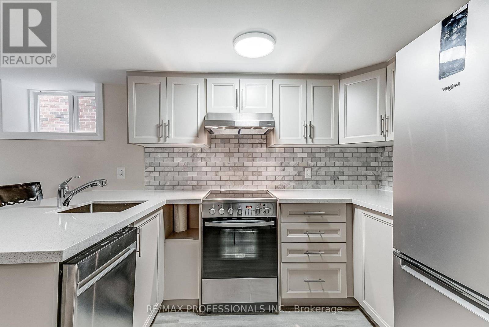 Toronto (mount Pleasant West), ON M4S1J7,220 Millwood RD #Lower