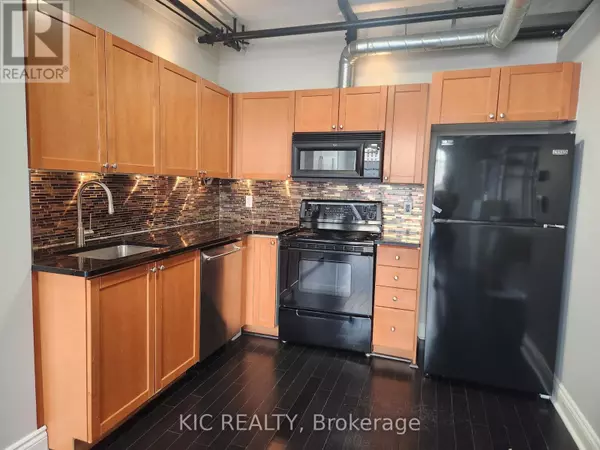 Toronto (dufferin Grove), ON M6H4A4,284 St Helens AVE #135