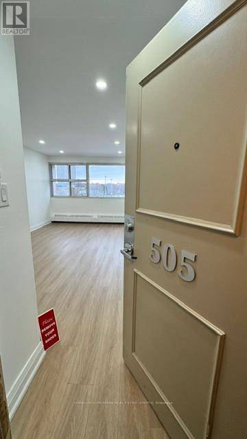 Toronto (flemingdon Park), ON M3C1S6,725 Don Mills RD #505