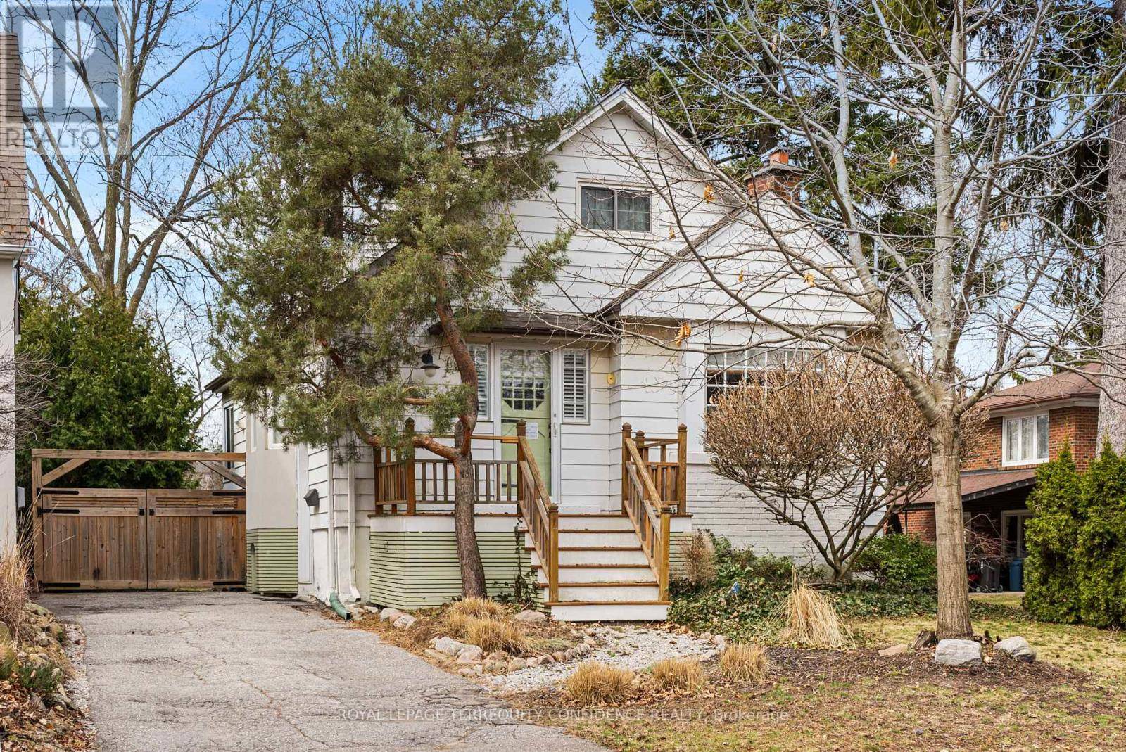 10 ABBOTSFORD ROAD, Toronto (willowdale West), ON M2N2P7
