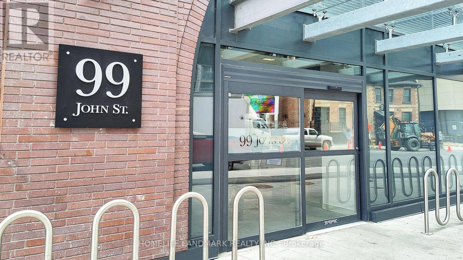 Toronto (waterfront Communities), ON M5V0S6,99 John ST #704