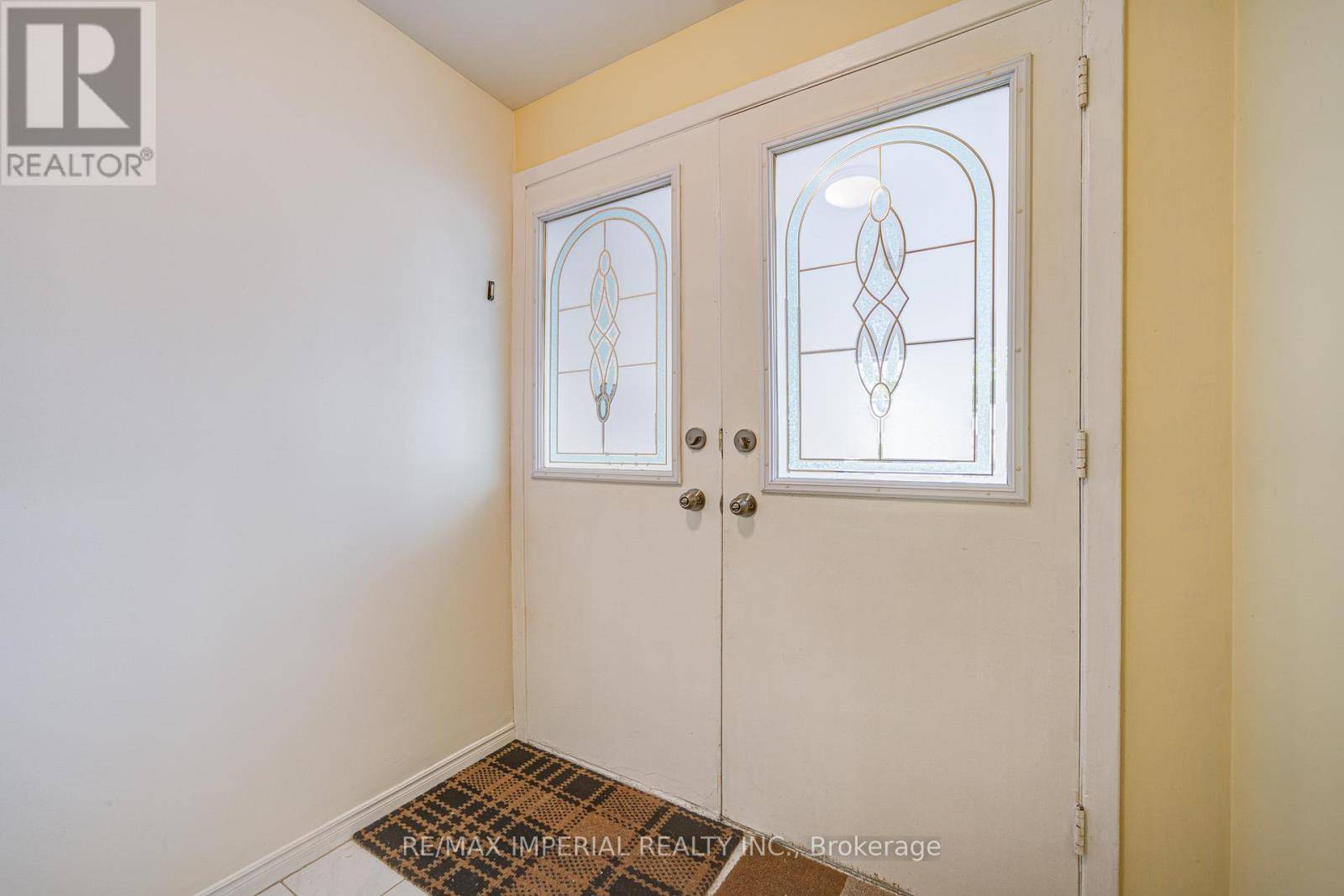 Toronto (hillcrest Village), ON M2H2P4,318 HOLLYBERRY TRAIL