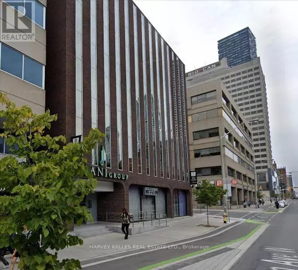 Toronto (yonge-eglinton), ON M4R1A3,110 Eglinton AVE West #202