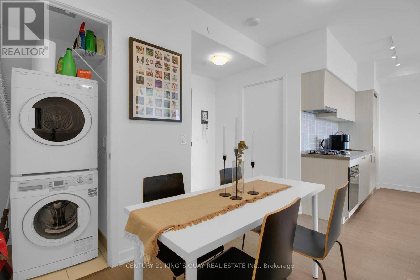 Toronto (casa Loma), ON M5P0A2,501 St Clair AVE West #1508