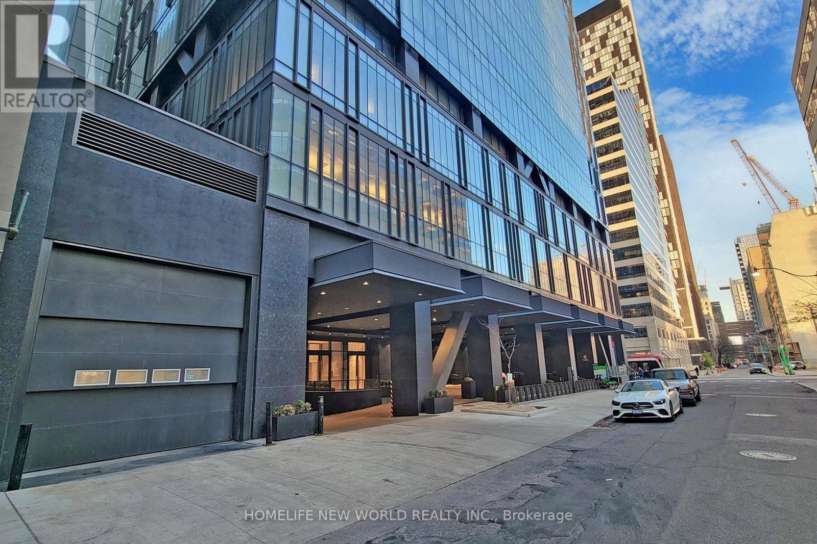 Toronto (kensington-chinatown), ON M5G0C1,488 North University AVE #3101