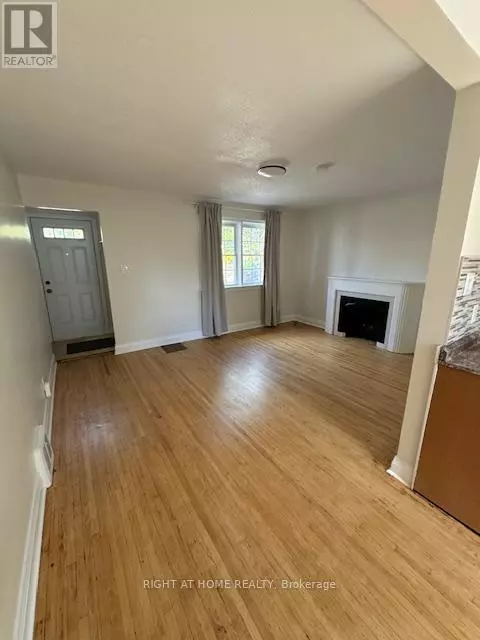 Toronto (lansing-westgate), ON M2N1N2,227 SHEPPARD AVENUE W