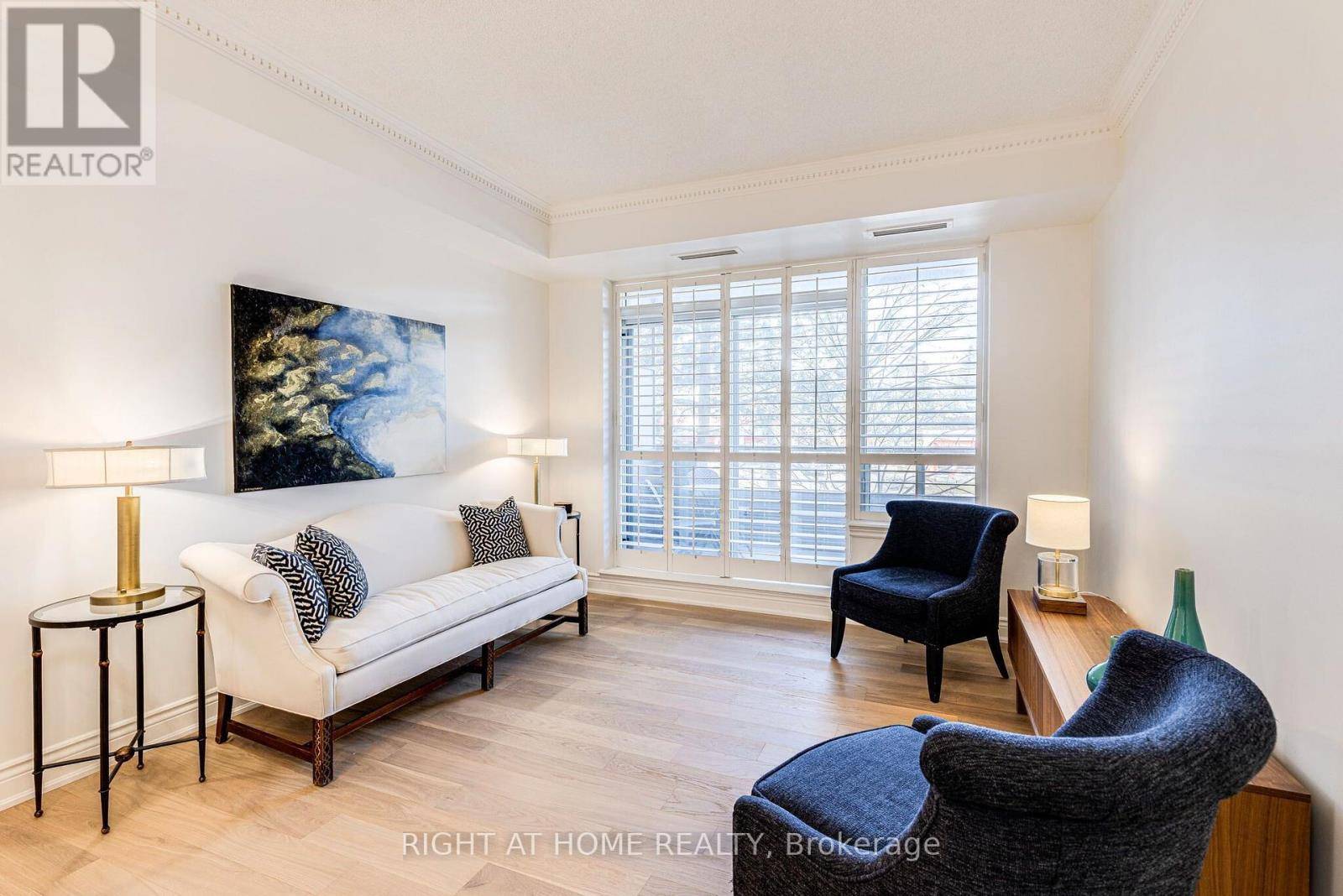 Toronto (banbury-don Mills), ON M3C3W2,801 Lawrence AVE East #208