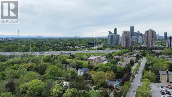 Toronto (st. Andrew-windfields), ON M2P1R5,225 OLD YONGE STREET