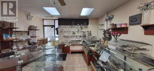 Toronto (bedford Park-nortown), ON M6B3A4,2839 BATHURST STREET