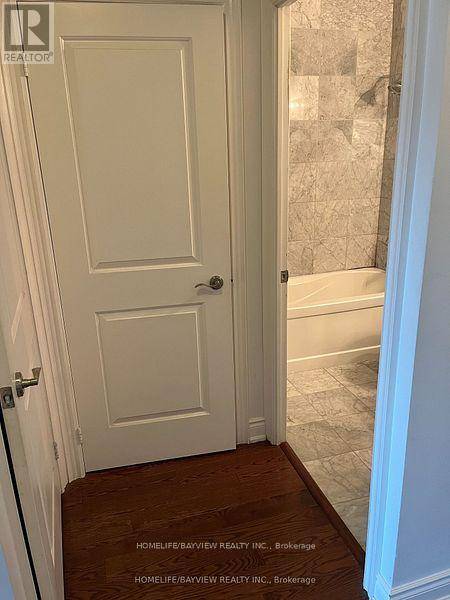 Toronto (don Valley Village), ON M2J0B1,10 Bloorview PL #P-104