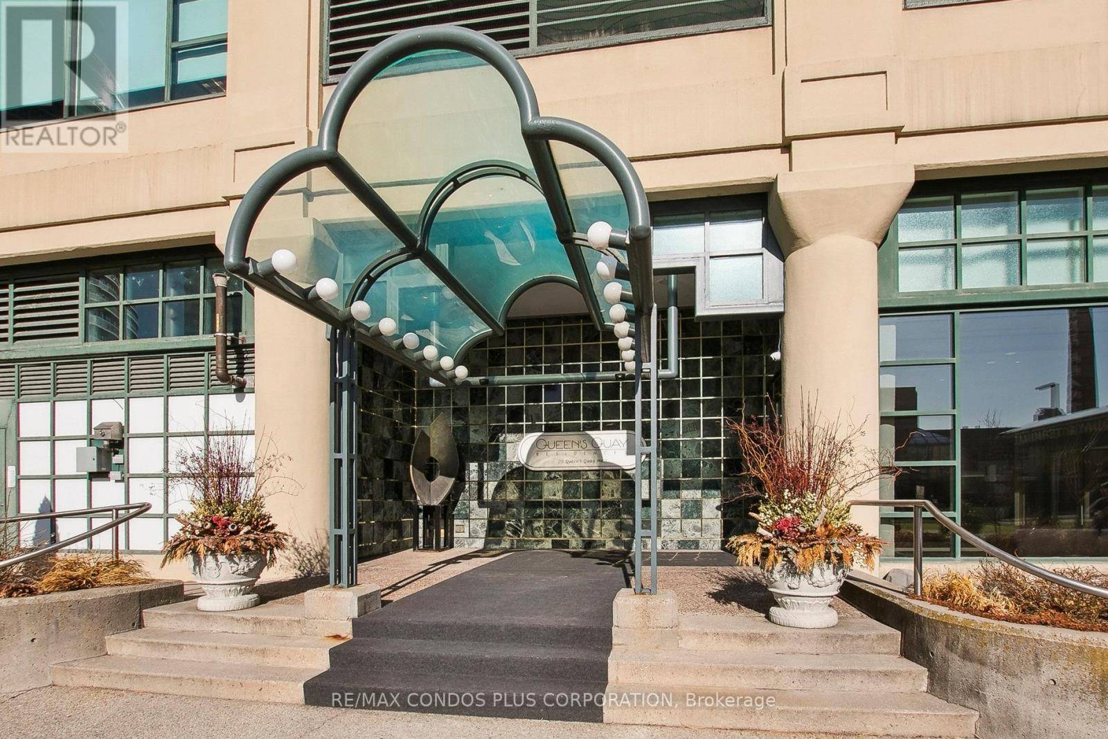 211 Queens Quay West #1013, Toronto (waterfront Communities), ON M5J2M6