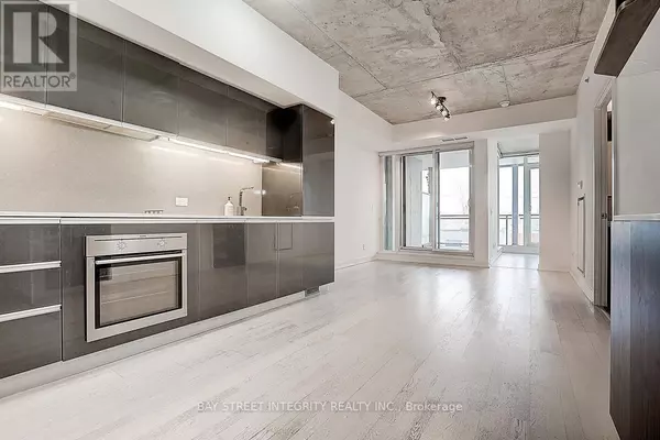 Toronto (little Portugal), ON M6J3K6,20 Gladstone AVE #311