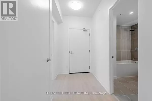 Toronto (oakwood Village), ON M6C0A5,185 Alberta AVE #1001
