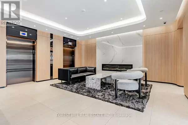 Toronto (oakwood Village), ON M6C0A5,185 Alberta AVE #1001