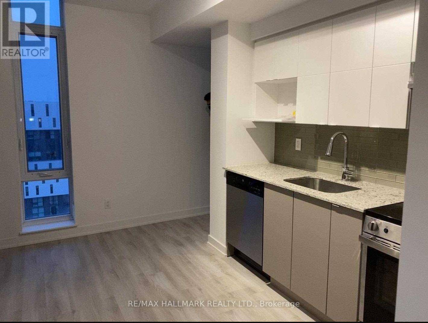 Toronto (englemount-lawrence), ON M6A0B3,120 Varna DR #1505