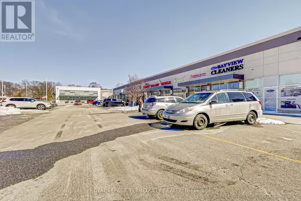 Toronto (banbury-don Mills), ON M3B0A7,10 Mallard RD #C104