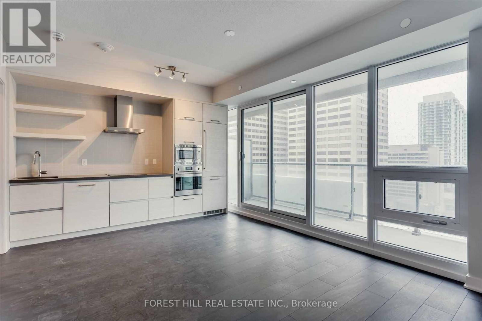 Toronto (mount Pleasant West), ON M4S2B4,2221 Yonge ST #5511