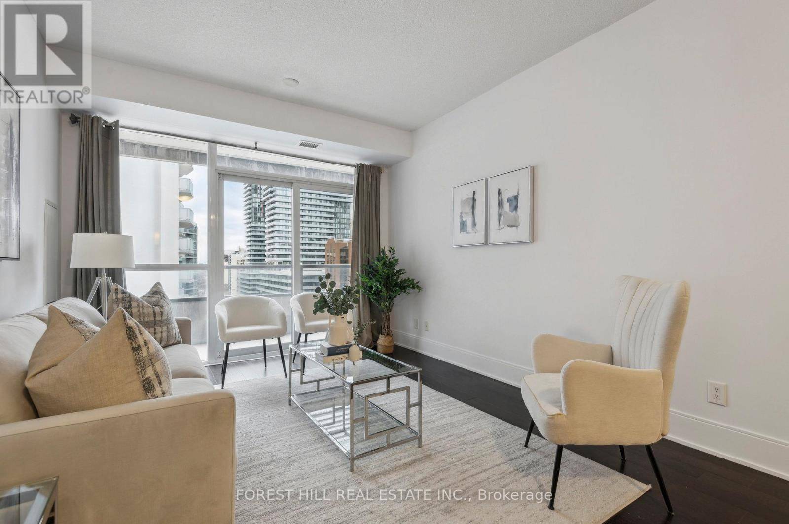 Toronto (mount Pleasant West), ON M4P1R2,70 Roehampton AVE #713