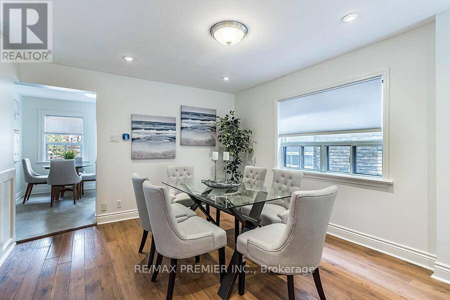 Toronto (oakwood Village), ON M6E3J8,633 LAUDER AVENUE