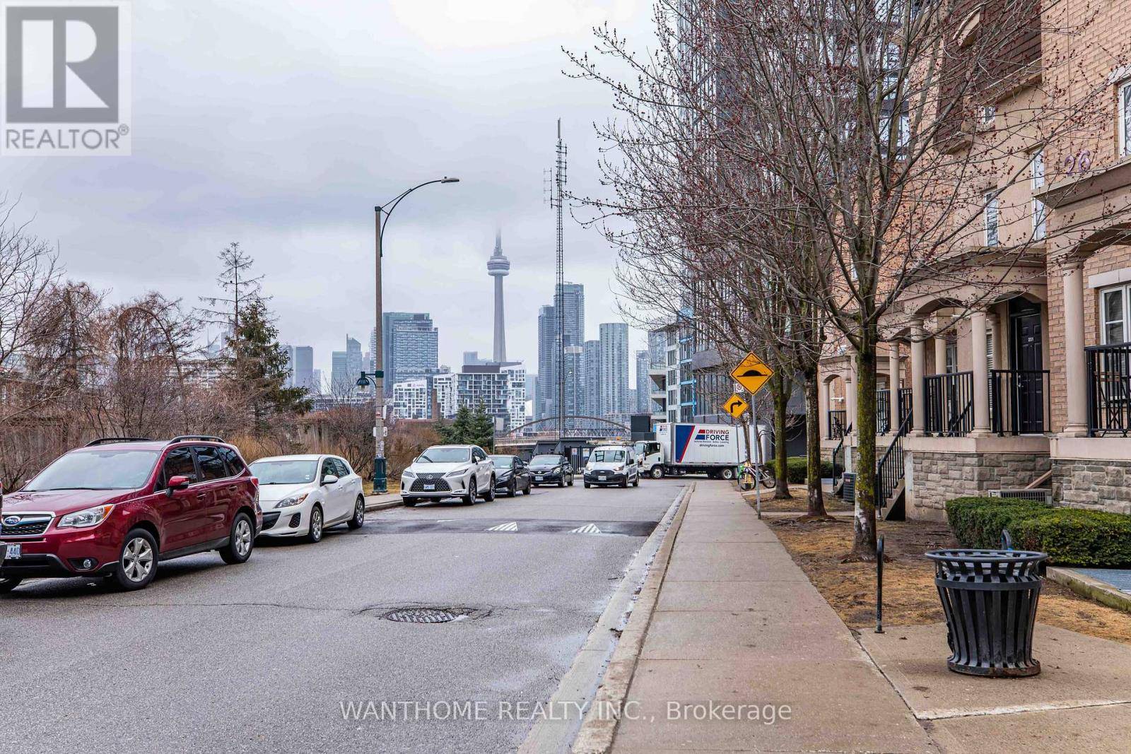 30 Western Battery RD #318, Toronto (niagara), ON M6K3N9