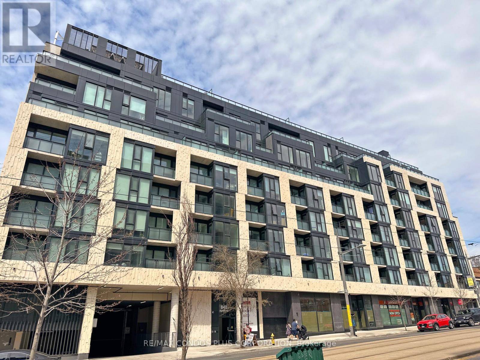 840 St Clair AVE West #305, Toronto (oakwood Village), ON M6C0A4