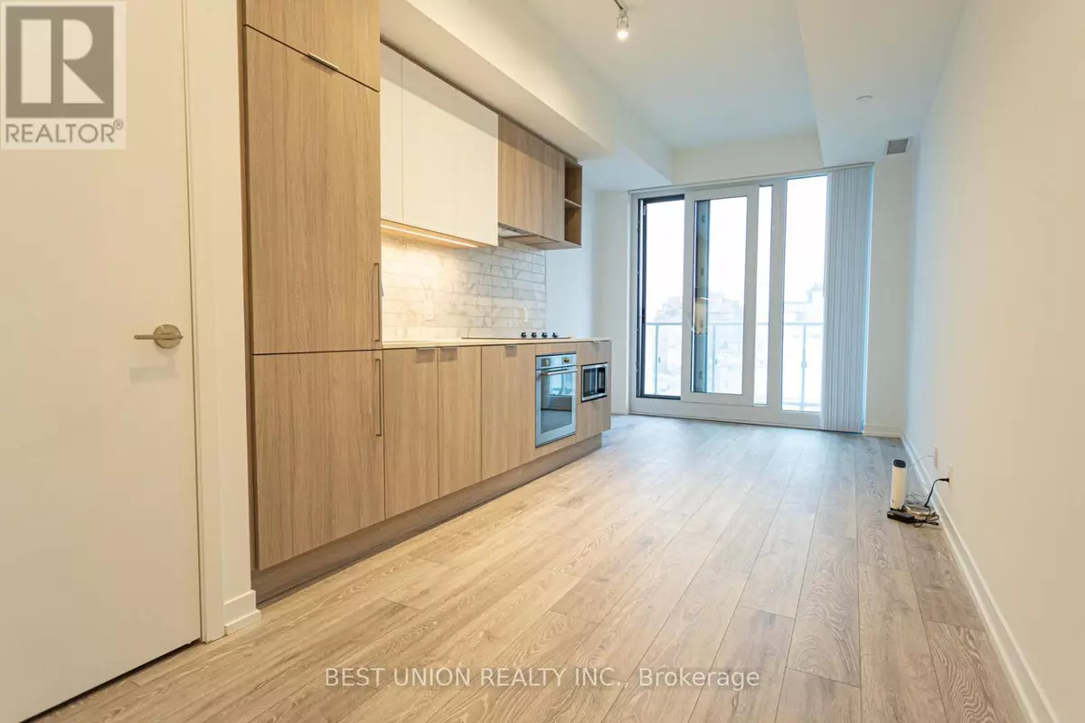 Toronto (humewood-cedarvale), ON M5P0A6,2020 Bathurst ST #828