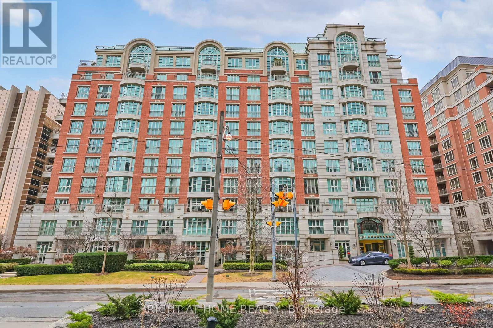 33 Delisle AVE #209, Toronto (yonge-st. Clair), ON M4V3C7