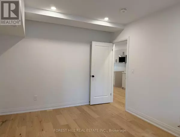 Toronto (lansing-westgate), ON M2N1B6,SUITE A(MAIN FLOOR) - 12 FRANKLIN AVENUE