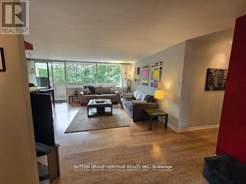 Toronto (banbury-don Mills), ON M3C3H9,75 Wynford Heights CRES #201