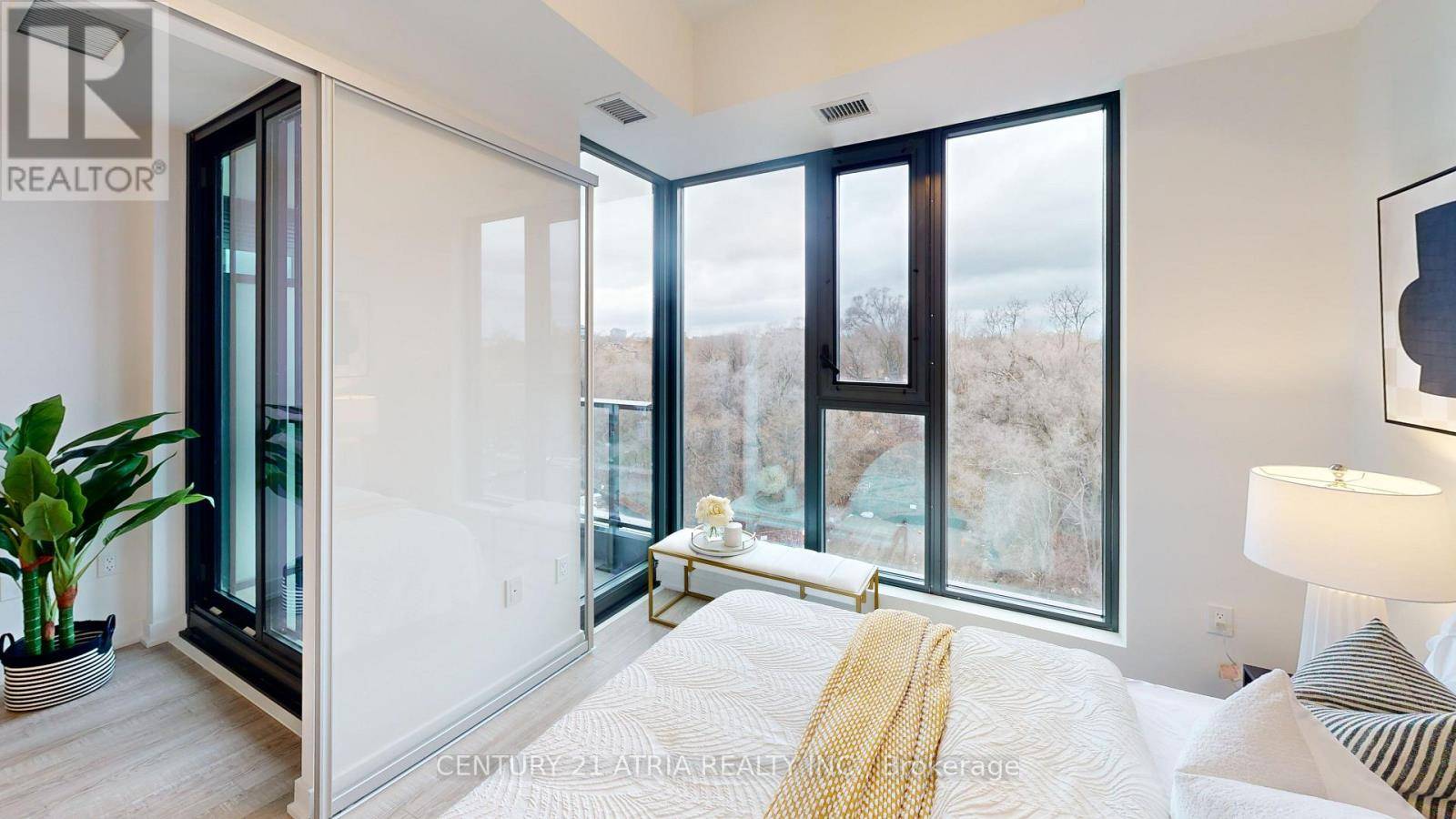 Toronto (lawrence Park North), ON M5M1B1,250 Lawrence AVE West #605