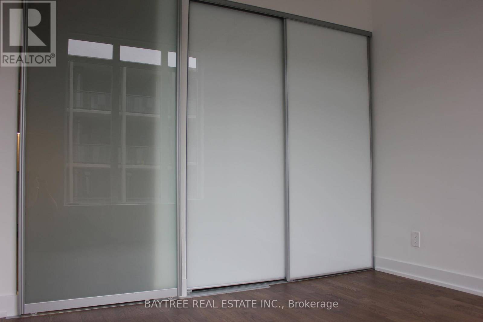 Toronto (little Portugal), ON M6J0E5,20 Minowan Miikan LN #530