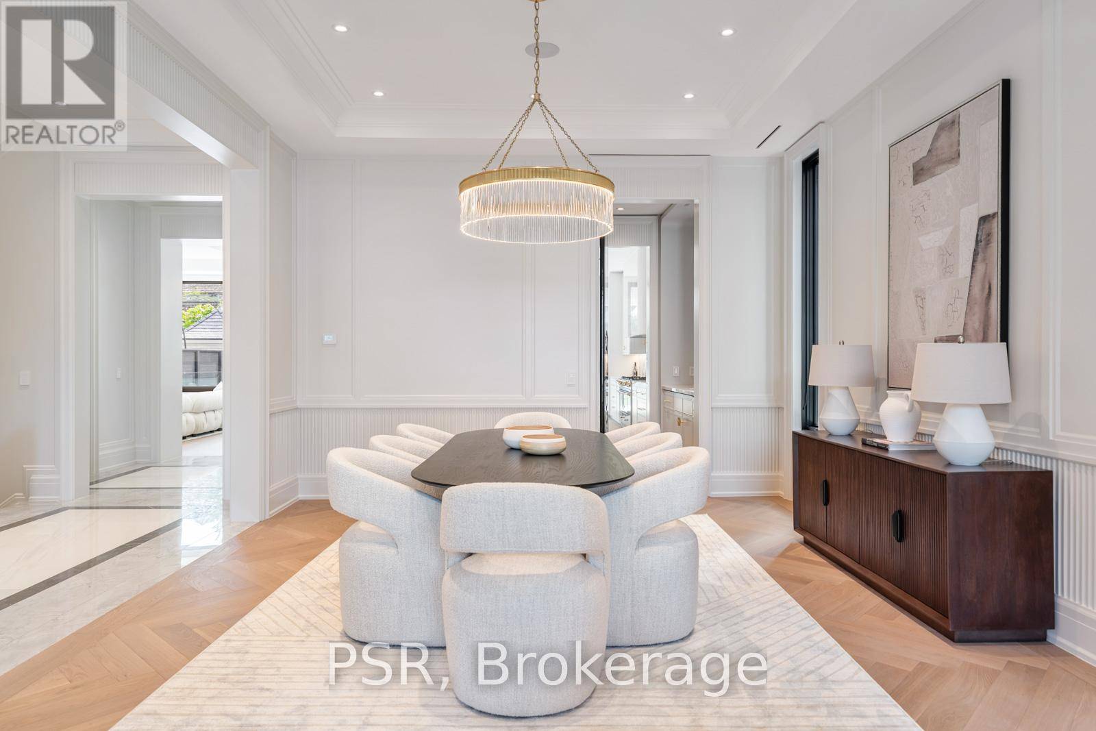 Toronto (forest Hill South), ON M5P2P2,228 DUNVEGAN ROAD