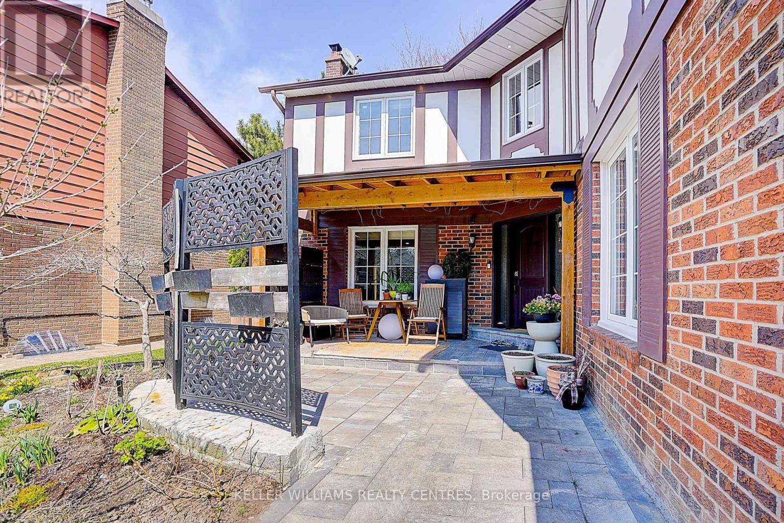 Toronto (st. Andrew-windfields), ON M2L2V9,11 ELKPATH AVENUE