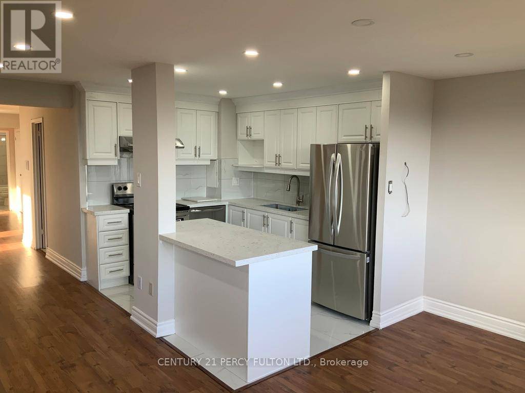 Toronto (flemingdon Park), ON M3C2Z3,10 Sunny Glen WAY #1904