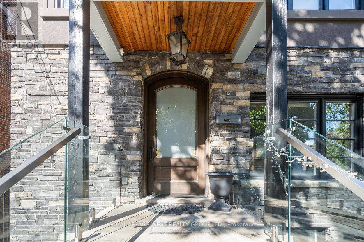 Toronto (lansing-westgate), ON M2N1E7,218 CAMERON AVENUE