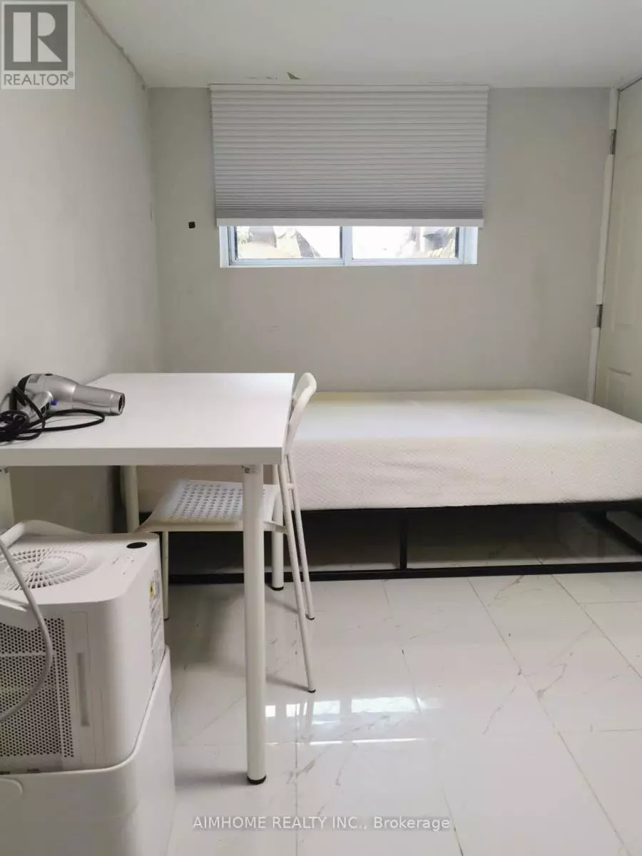 Toronto (trinity-bellwoods), ON M6J2J3,BASEMENT ENSUITE ROOM - 253 PALMERSTON AVENUE